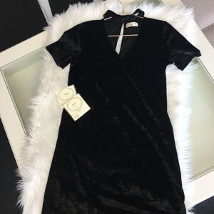 Hollister Velvet Choker T-Shirt Dress in Black